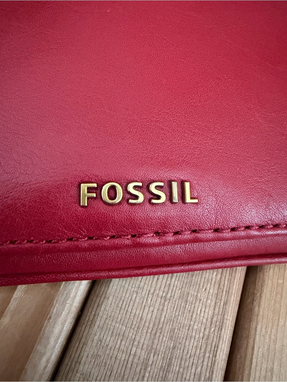 Fossil Women's Red Leather Zip Wallet - Picture 4 of 4